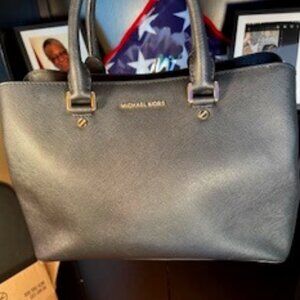 MICHAEL KORS, EUC LEATHER HANDBAG